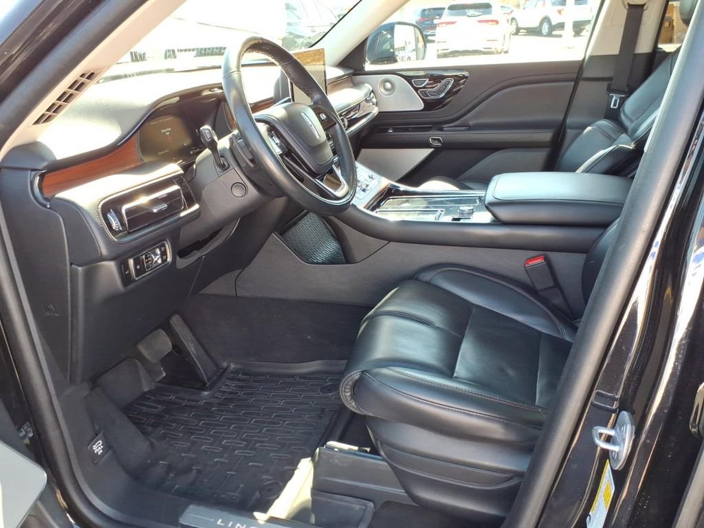 Used 2023 Lincoln Aviator Reserve w/ Equipment Group 201A AWD/4WD image 10