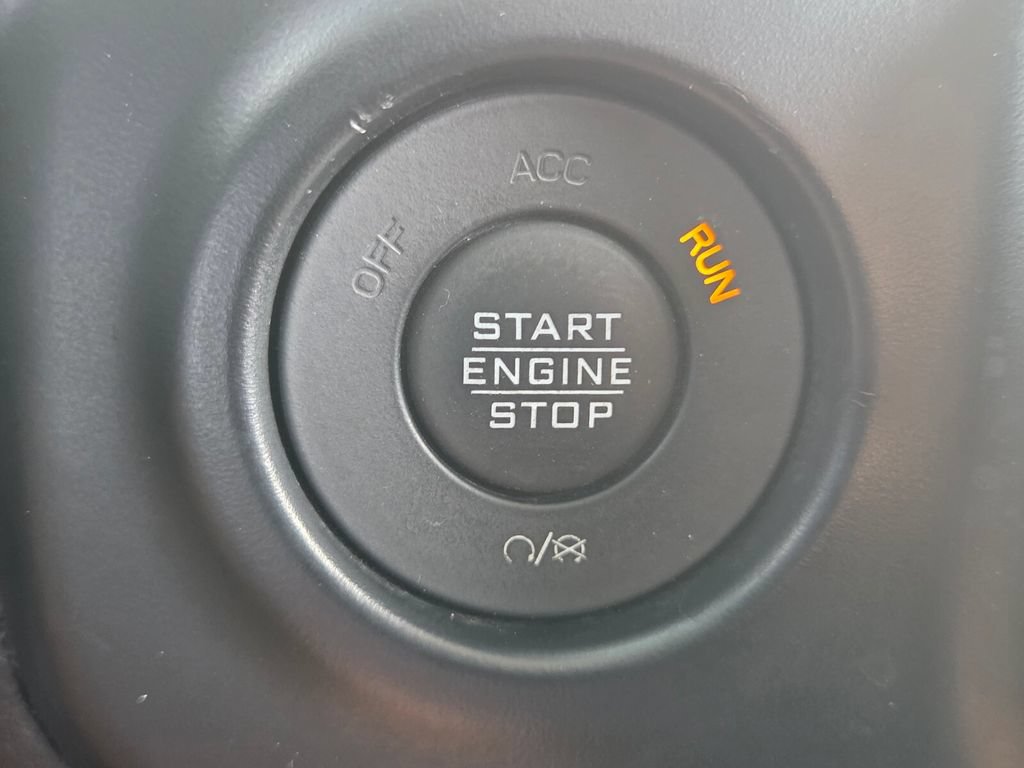 Used 2022 Jeep Gladiator Sport AWD/4WD image 33