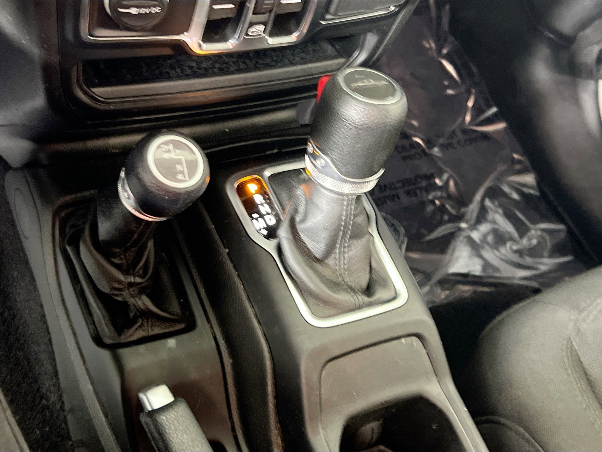 Used 2022 Jeep Gladiator Sport image 15