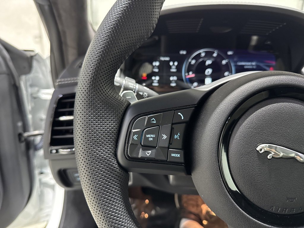 Used 2024 Jaguar F-TYPE R image 31