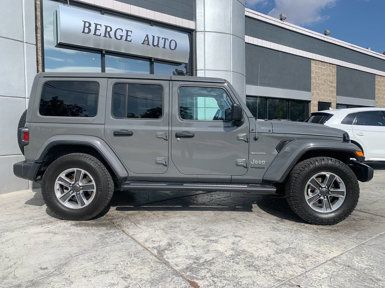 Used 2020 Jeep Wrangler Unlimited Sahara w/ Cold Weather Group image 6