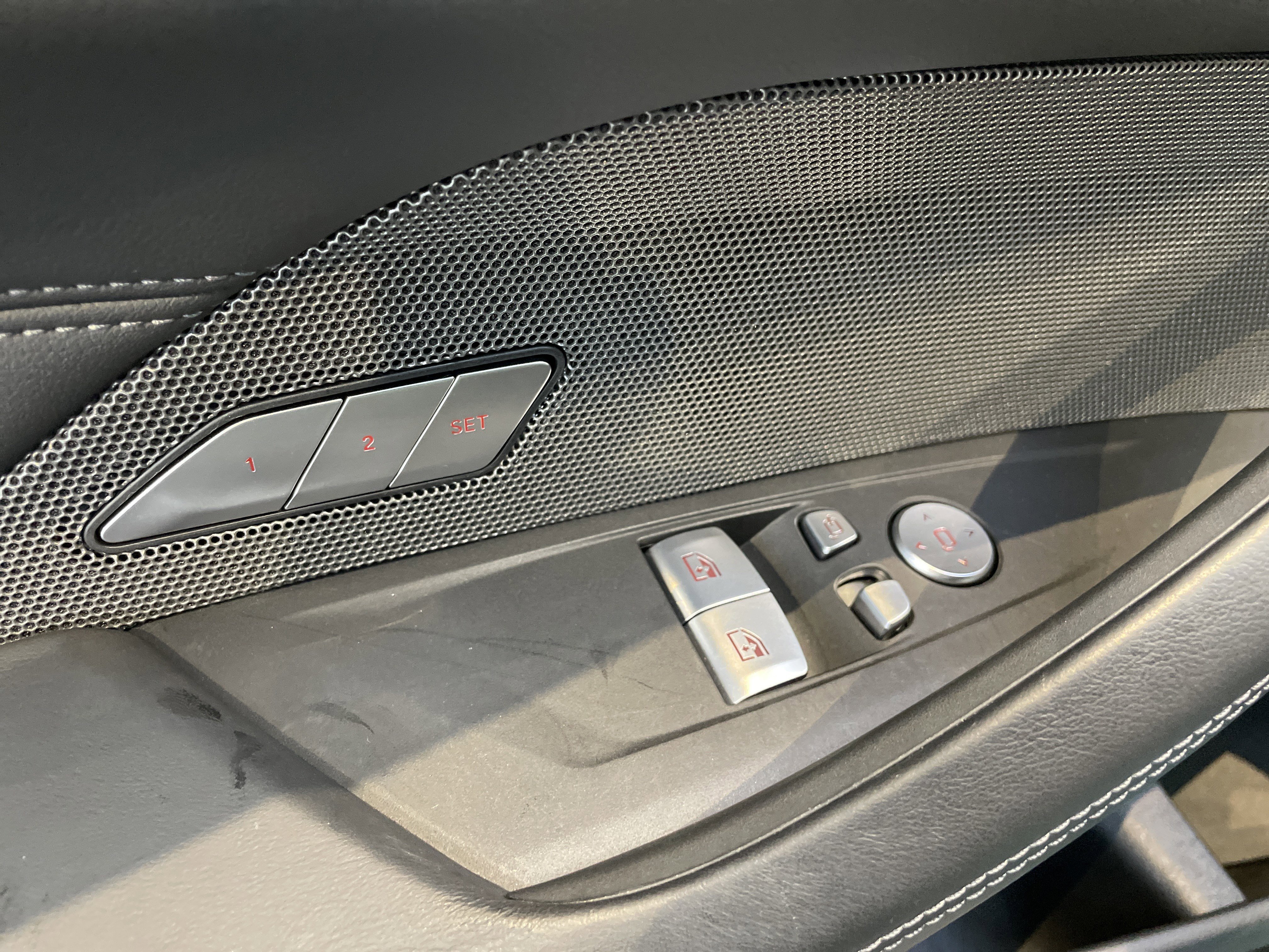 Used 2025 BMW M4 xDrive Competition w/ Executive Package image 16