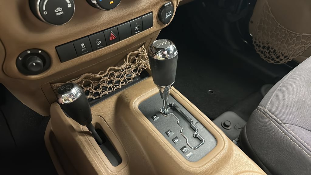 Used 2013 Jeep Wrangler Unlimited Sahara AWD/4WD image 23