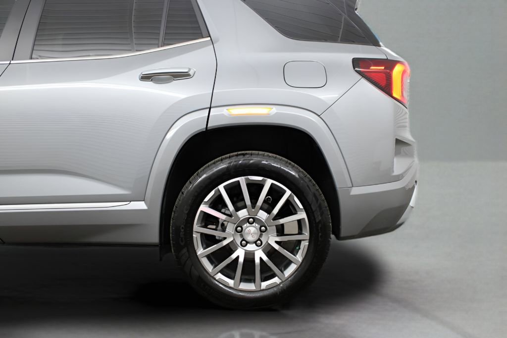 Used 2026 GMC Terrain Denali image 38