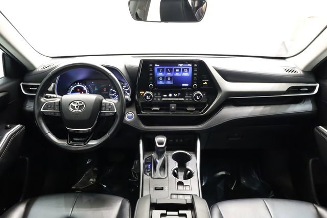 Used 2021 Toyota Highlander XLE image 14