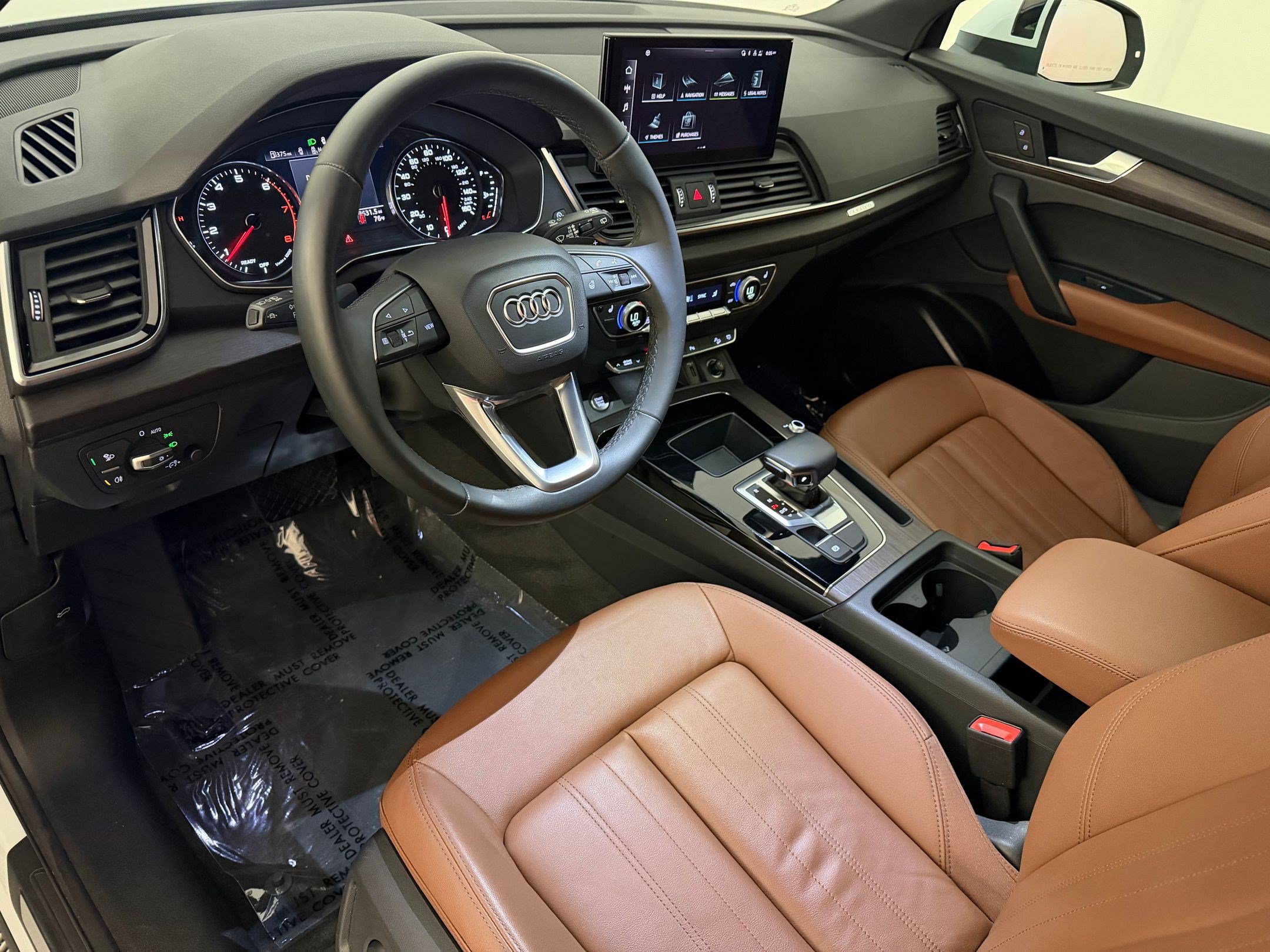 Used 2023 Audi Q5 2.0T Premium w/ Convenience Package AWD/4WD image 4