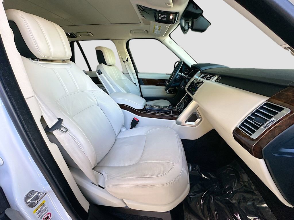 Used 2020 Land Rover Range Rover HSE image 29