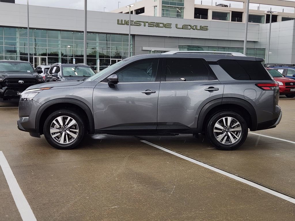 Used 2023 Nissan Pathfinder SL w/ Cargo Package image 4