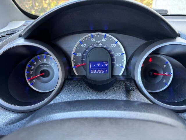 Used 2010 Honda Fit image 5