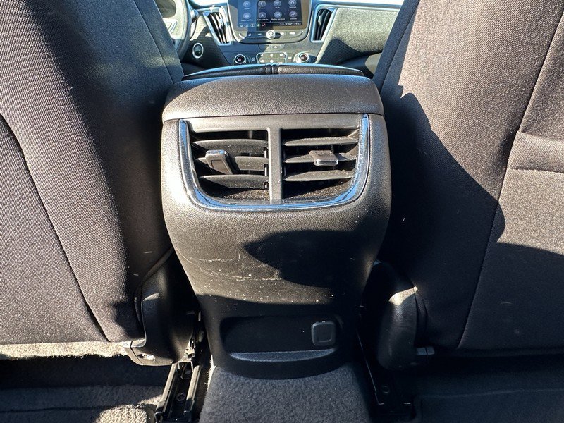 Used 2024 Chevrolet Malibu LT image 11