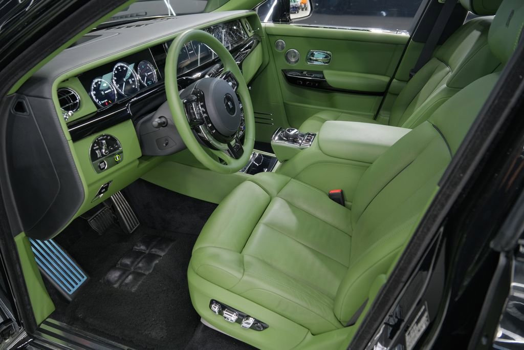Used 2023 Rolls-Royce Phantom Sedan w/ The Phantom Package RWD image 73