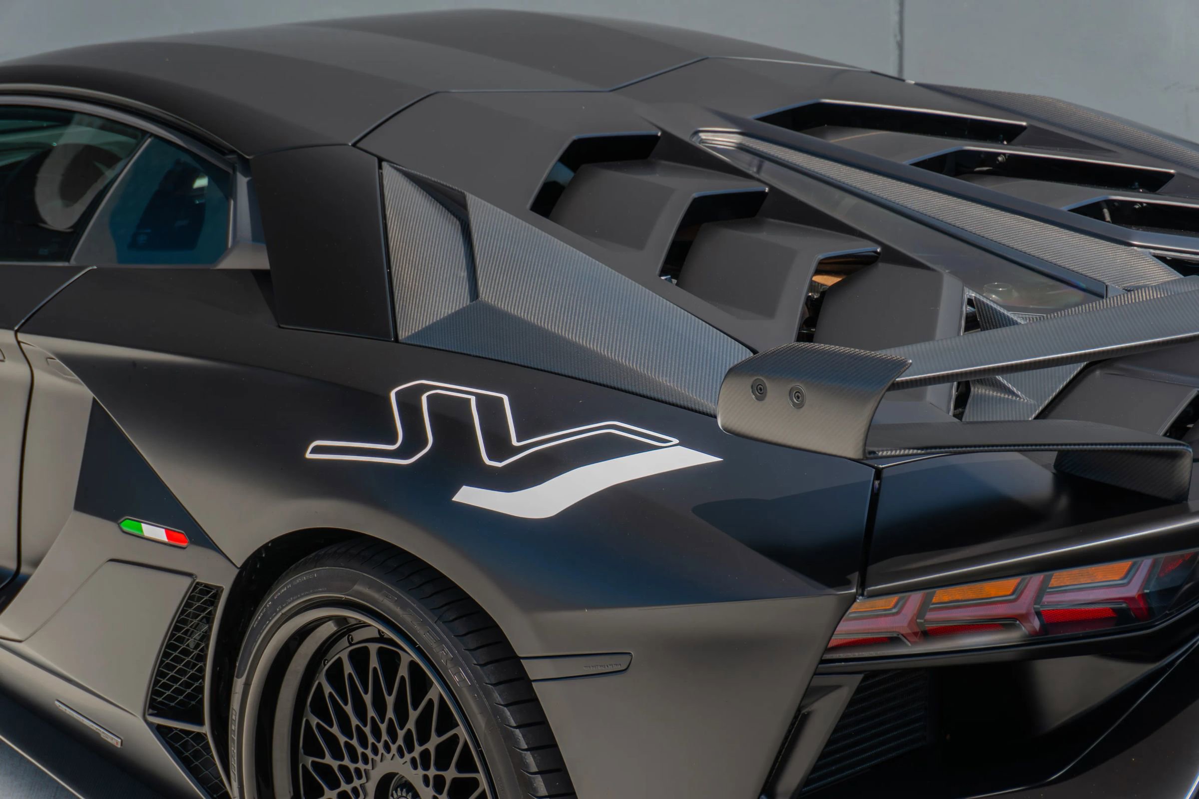 Used 2019 Lamborghini Aventador SVJ AWD/4WD image 52