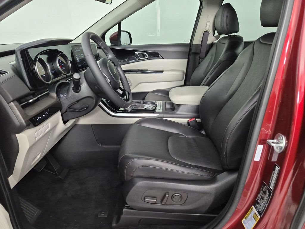 Used 2024 Kia Carnival EX FWD image 16