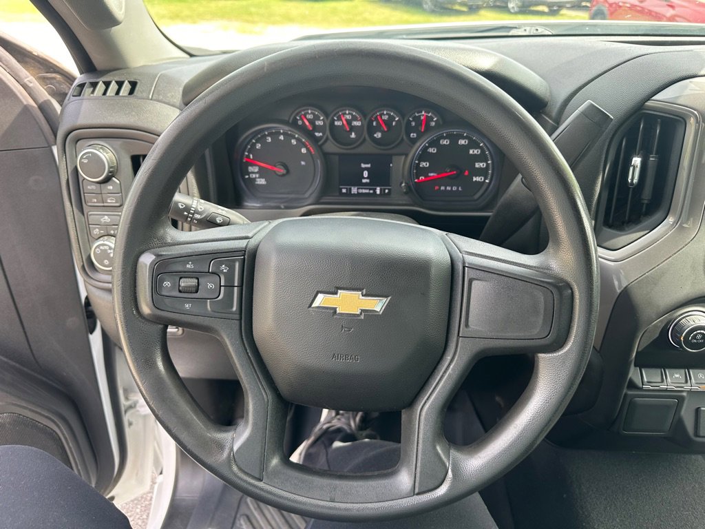 Used 2023 Chevrolet Silverado 1500 Custom AWD/4WD image 16