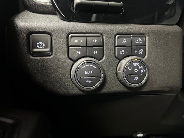 Used 2025 Chevrolet Silverado 3500 High Country w/ High Country Premium Package AWD/4WD image 34