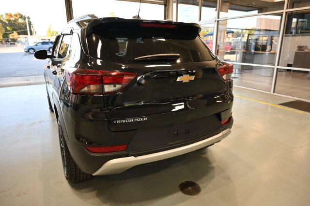 Used 2023 Chevrolet TrailBlazer LT FWD image 5