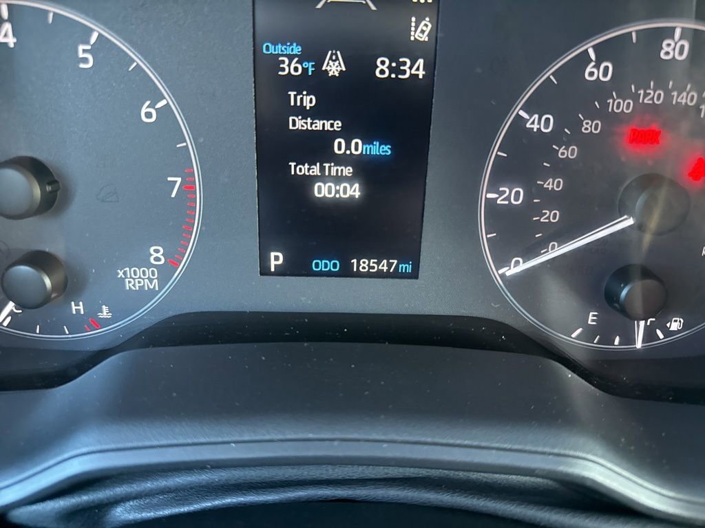 Used 2025 Toyota Corolla LE image 20