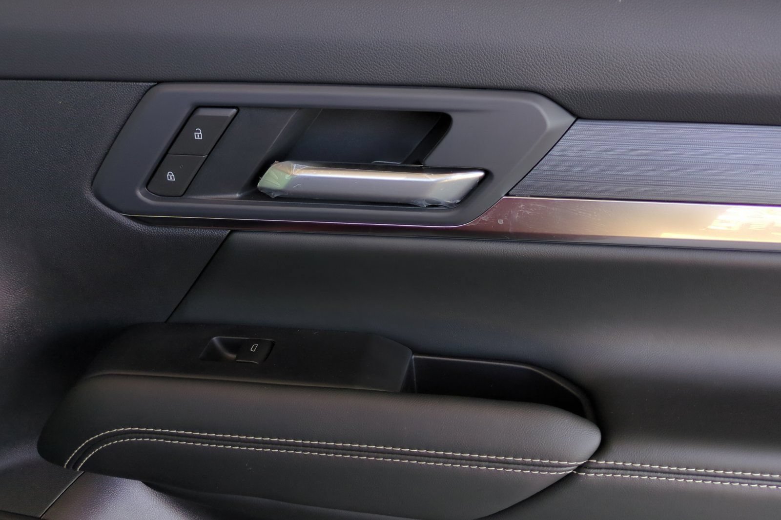 New 2026 GMC Terrain Elevation w/ Elevation Premium Package AWD/4WD image 19