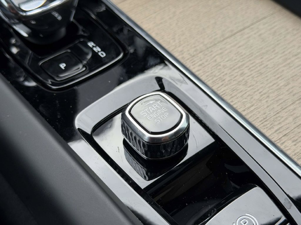 New 2026 Volvo XC60 B5 Plus w/ Climate Package AWD/4WD image 7