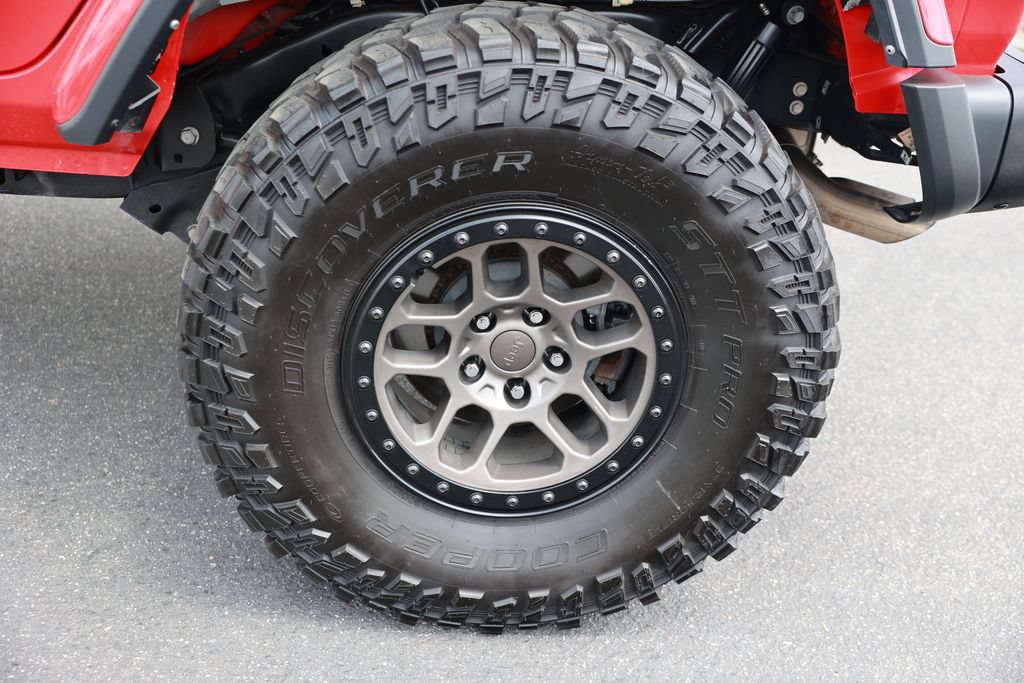 Used 2022 Jeep Wrangler Unlimited Rubicon w/ Xtreme Recon 35" Tire Package AWD/4WD image 13