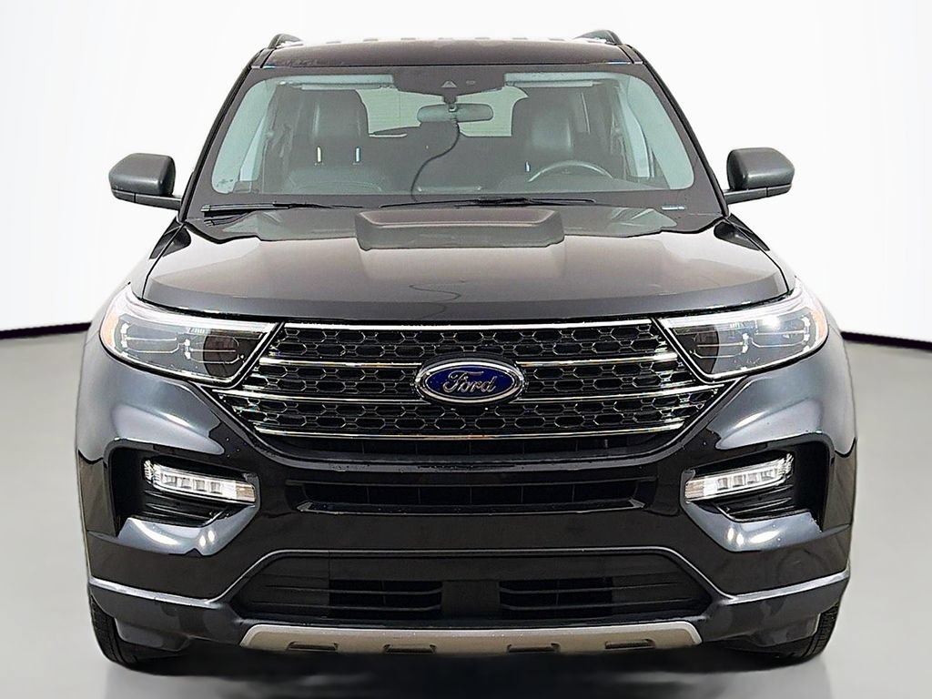 Used 2024 Ford Explorer XLT w/ Equipment Group 202A AWD/4WD image 12