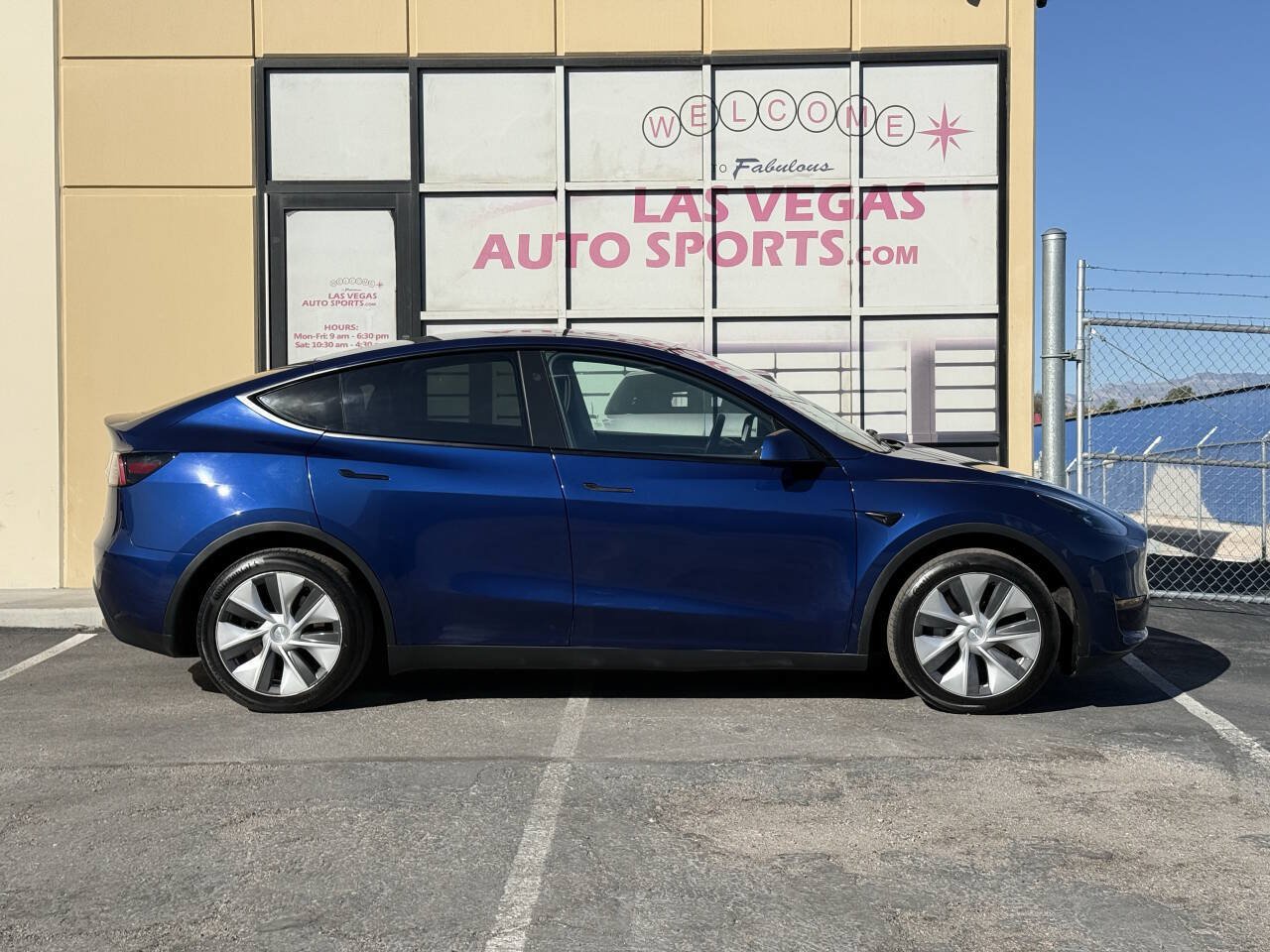 Used 2023 Tesla Model Y Long Range AWD/4WD image 5