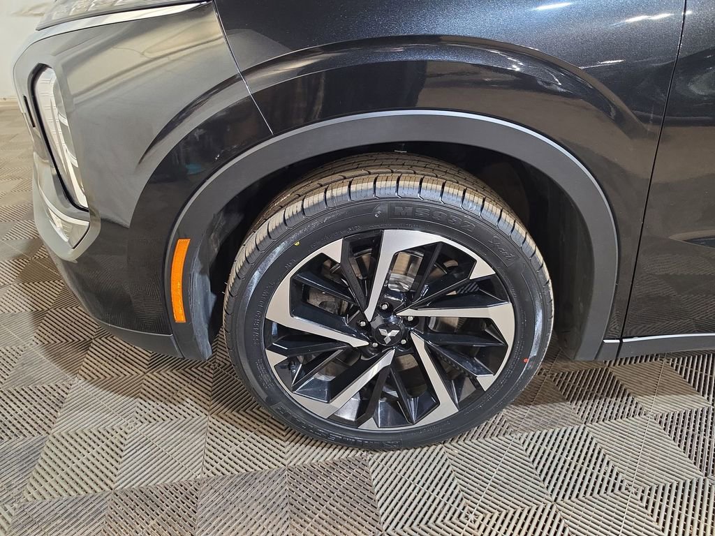 Used 2022 Mitsubishi Outlander SE AWD/4WD image 19
