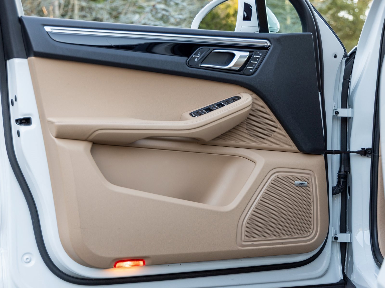 Certified 2023 Porsche Macan S image 21