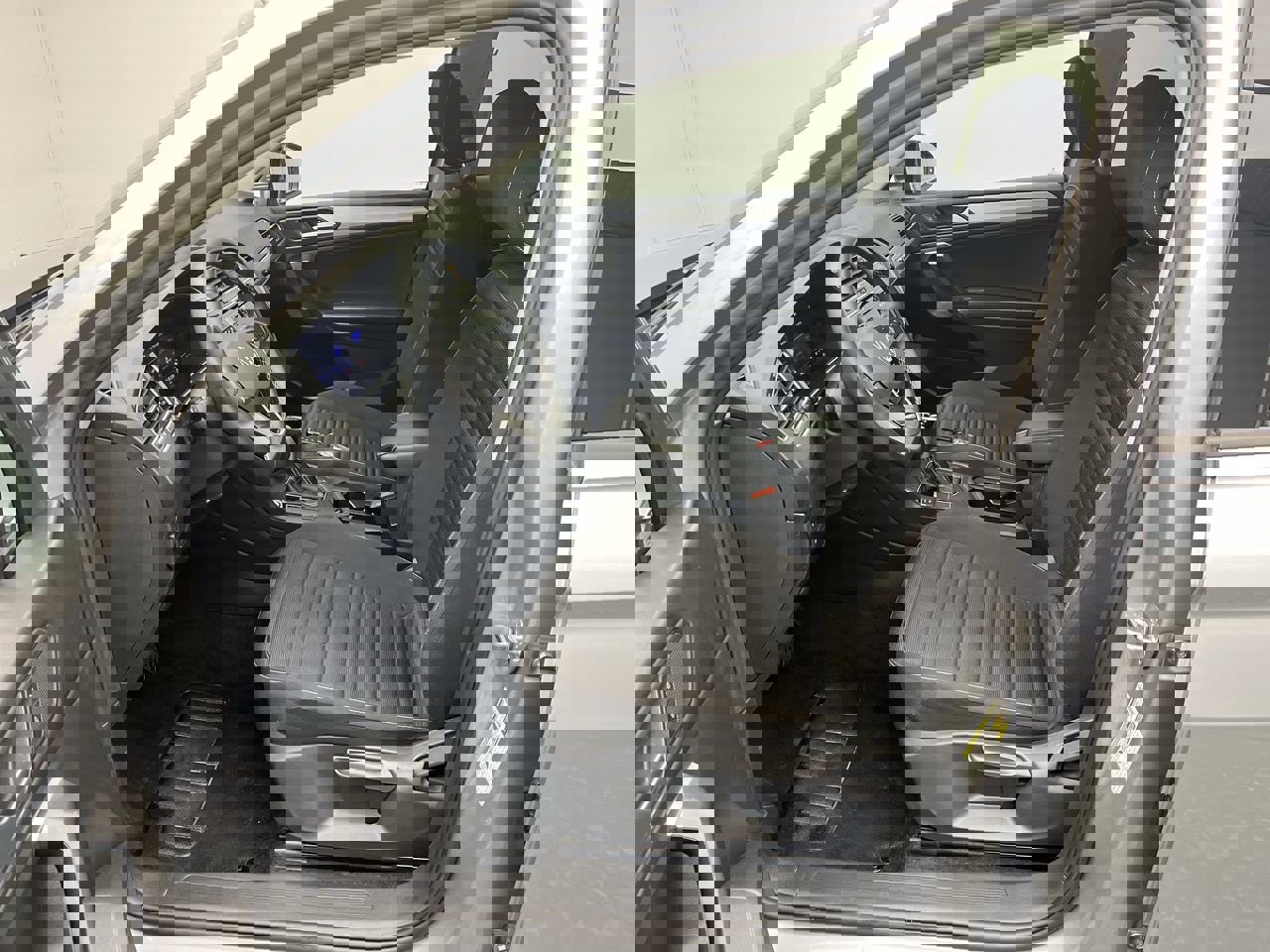 Used 2024 Volkswagen Tiguan S image 3