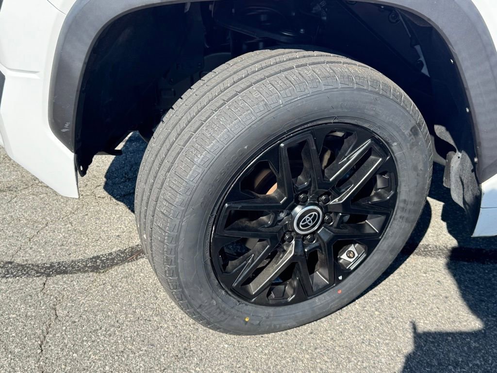 Used 2022 Toyota Tundra SR5 w/ SR5 Convenience Package image 32