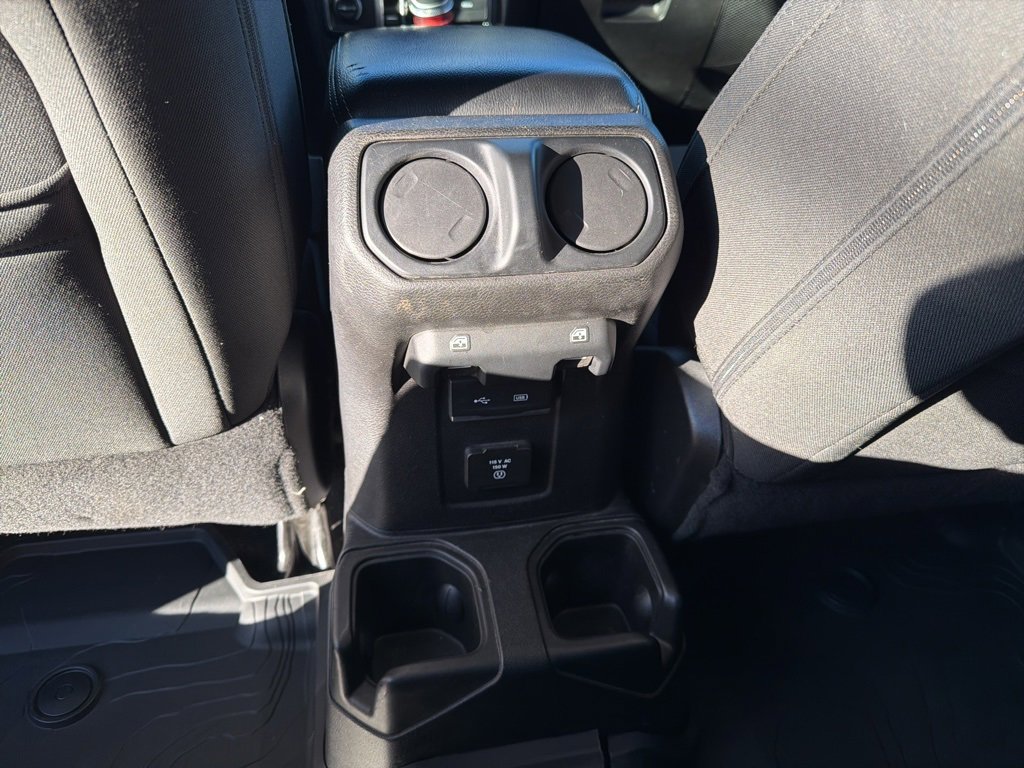 Used 2018 Jeep Wrangler Unlimited Sahara image 17