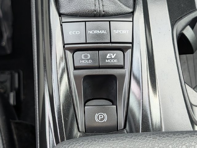 Used 2025 Toyota Camry SE FWD image 15
