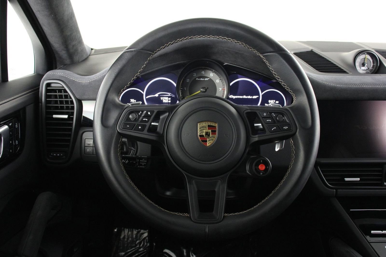 Certified 2023 Porsche Cayenne Turbo GT image 12