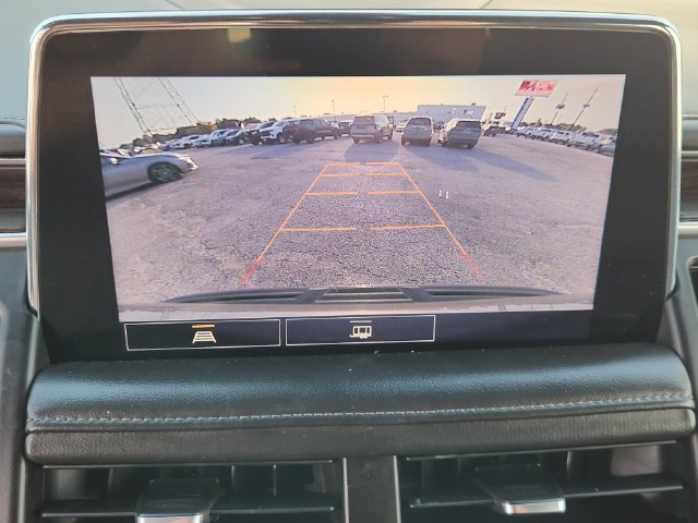 Used 2021 Chevrolet Suburban LT RWD image 17