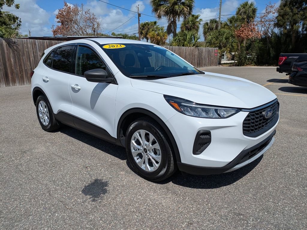 Certified 2023 Ford Escape Active w/ Cold Weather Package image 3