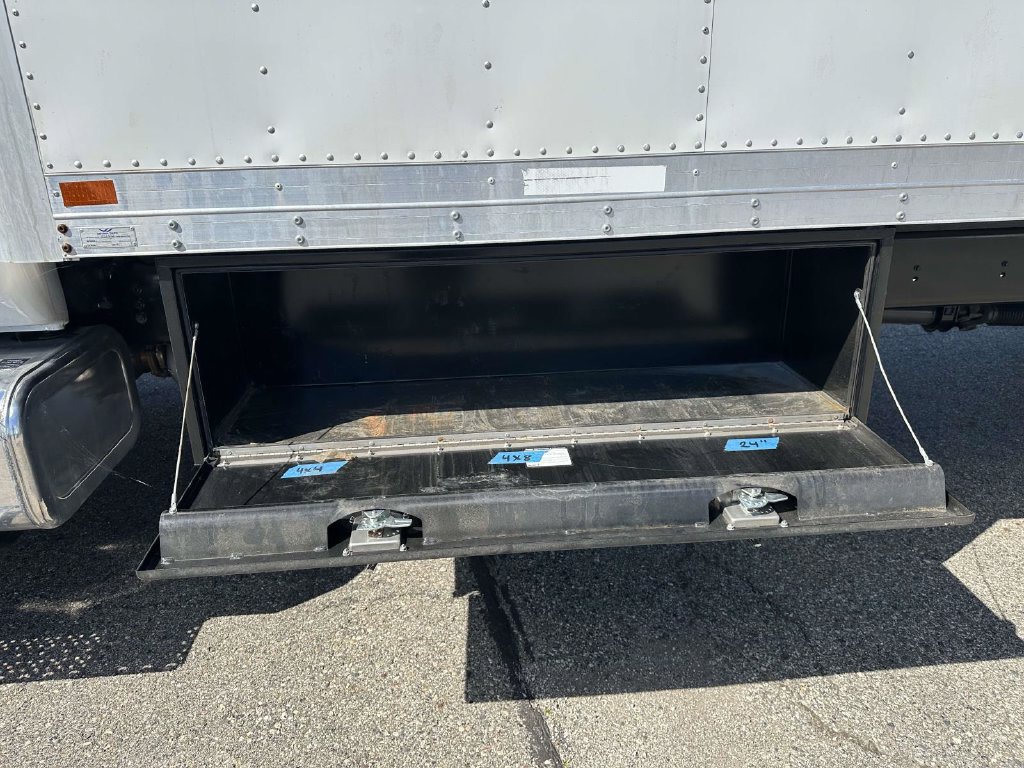 Used 2021 Ford F650 2WD Regular Cab Super Duty image 11