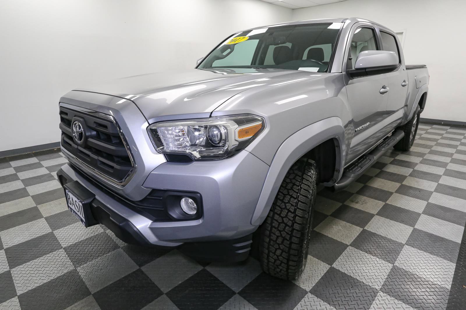 Used 2017 Toyota Tacoma SR5 image 4