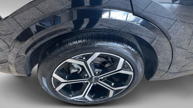 Used 2024 Kia Niro SX Touring FWD image 6