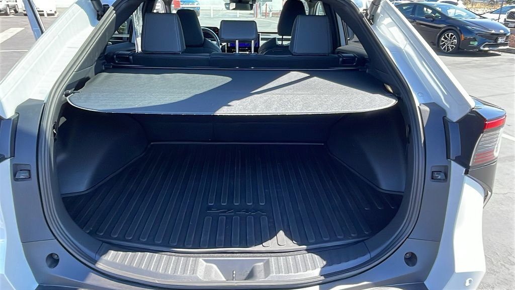 Certified 2022 Toyota Venza LE AWD/4WD image 30