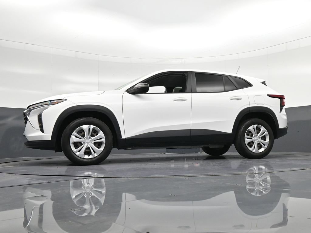 Used 2024 Chevrolet Trax LS FWD image 35