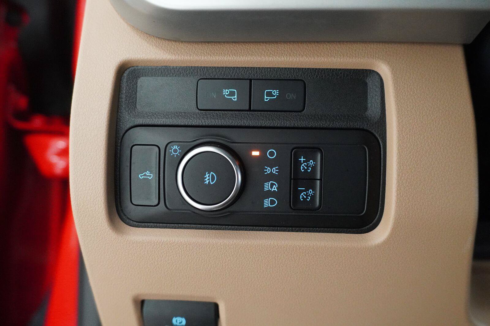 Used 2023 Ford F350 XLT AWD/4WD image 12