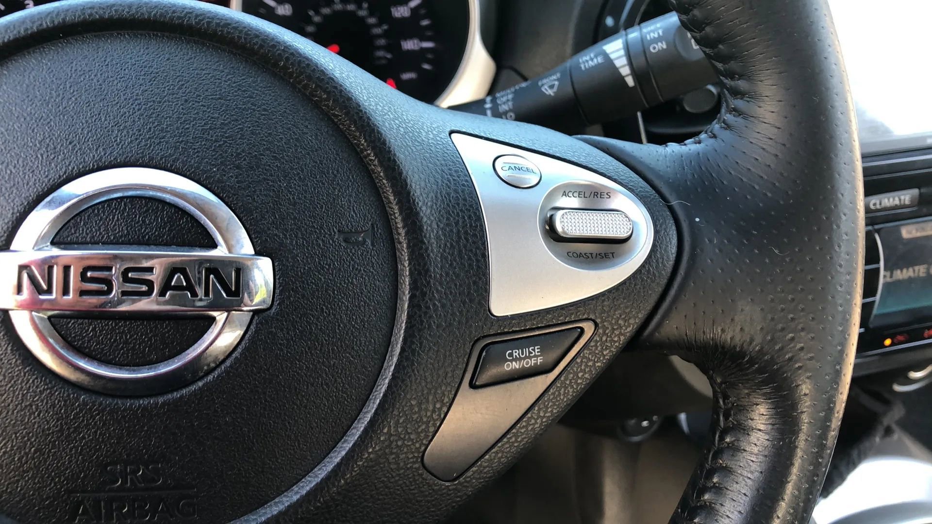 Used 2011 Nissan Juke SL image 11