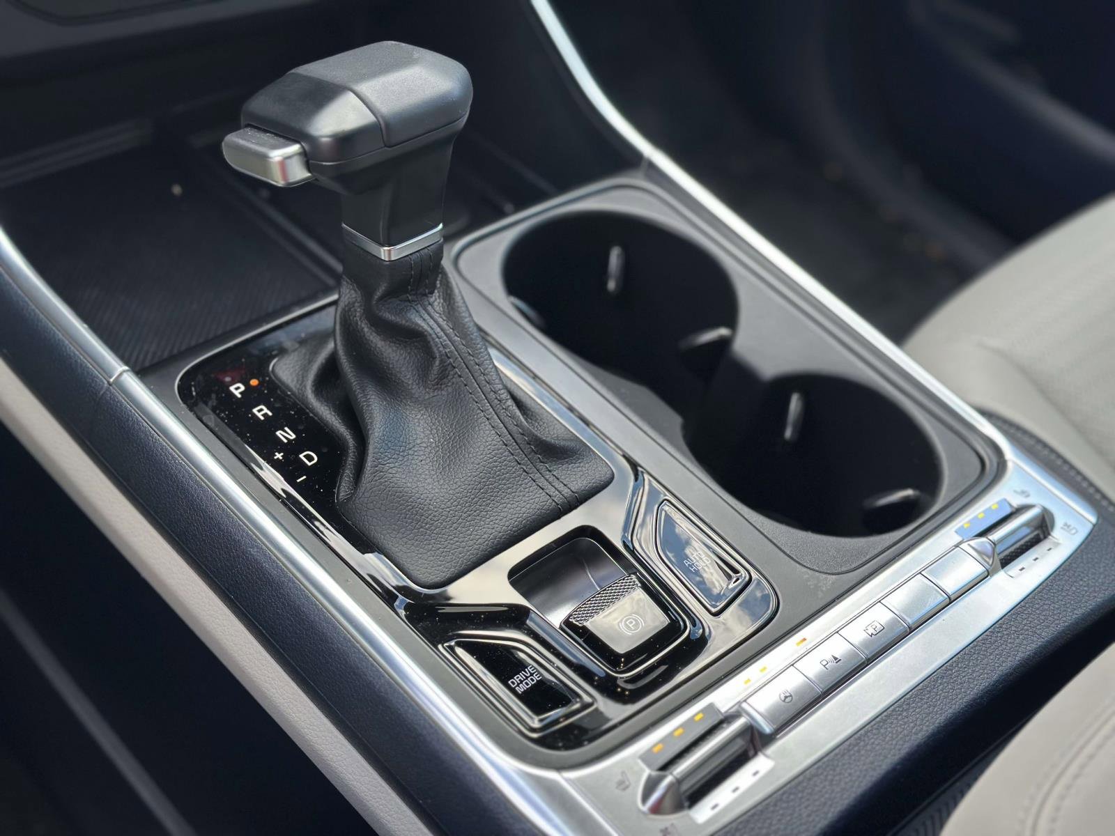 Used 2025 Kia Carnival SX Prestige image 13