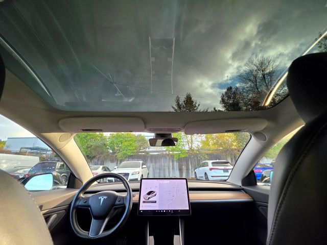Used 2019 Tesla Model 3 Standard Range Plus image 21