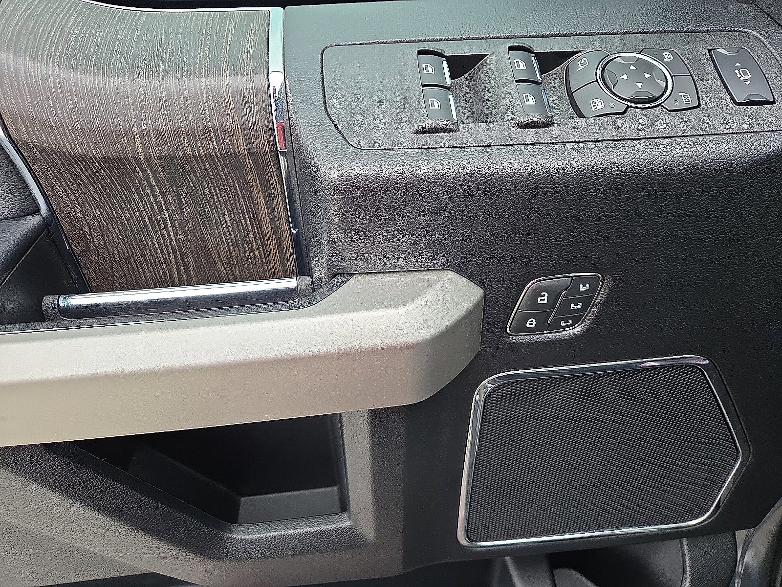 Used 2021 Ford F250 Lariat image 13