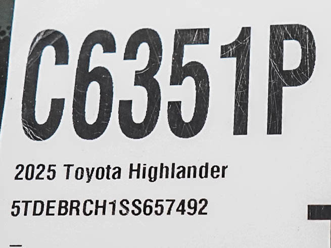 Used 2025 Toyota Highlander Platinum AWD/4WD image 35