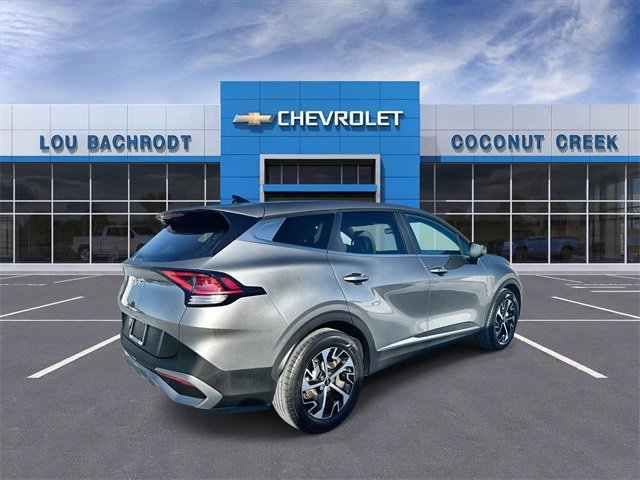 Used 2024 Kia Sportage EX image 8