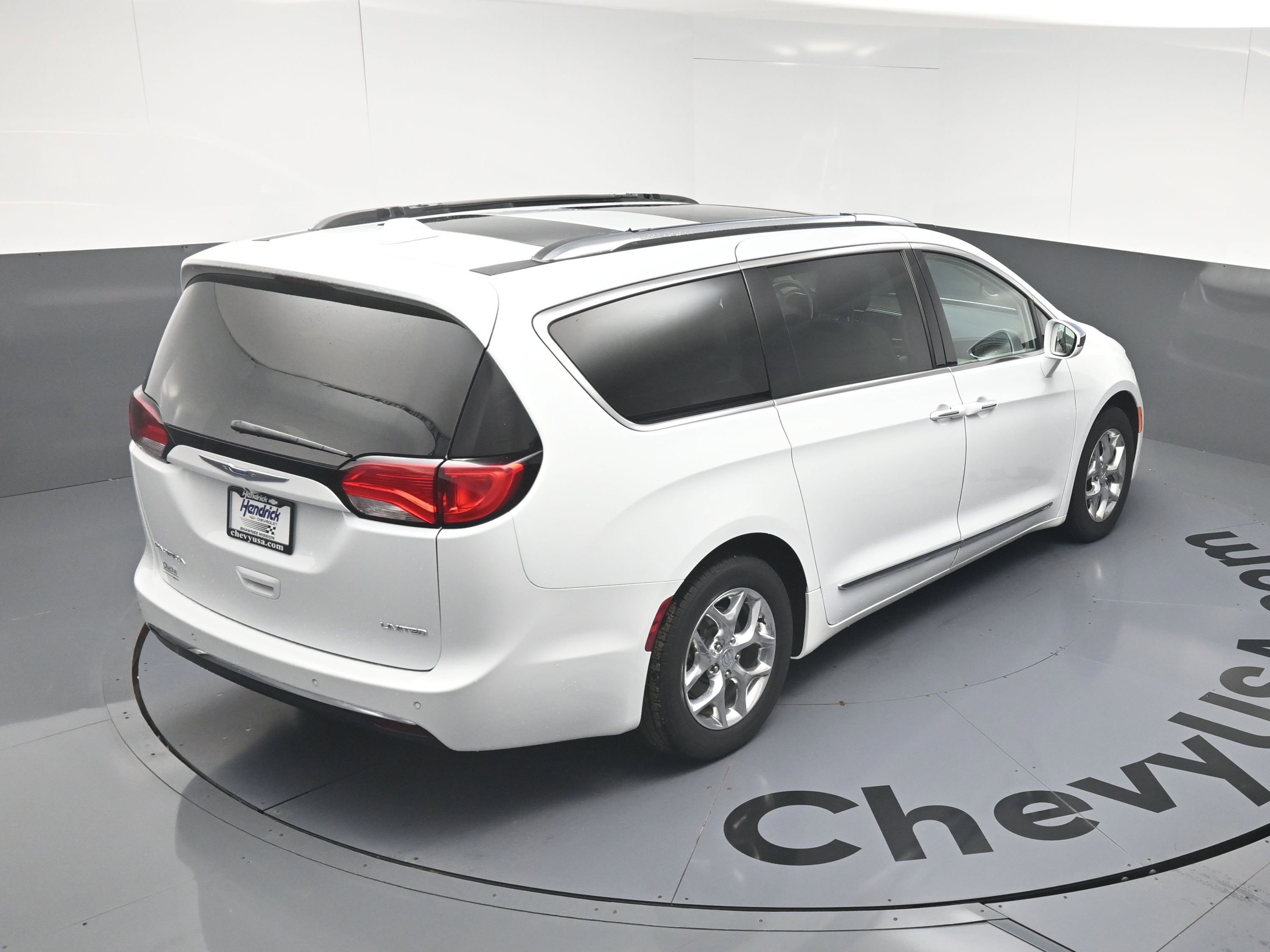 Used 2017 Chrysler Pacifica Limited w/ UConnect Theater Package image 25