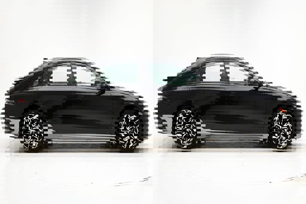 Used 2023 Hyundai Ioniq 6 SEL image 3