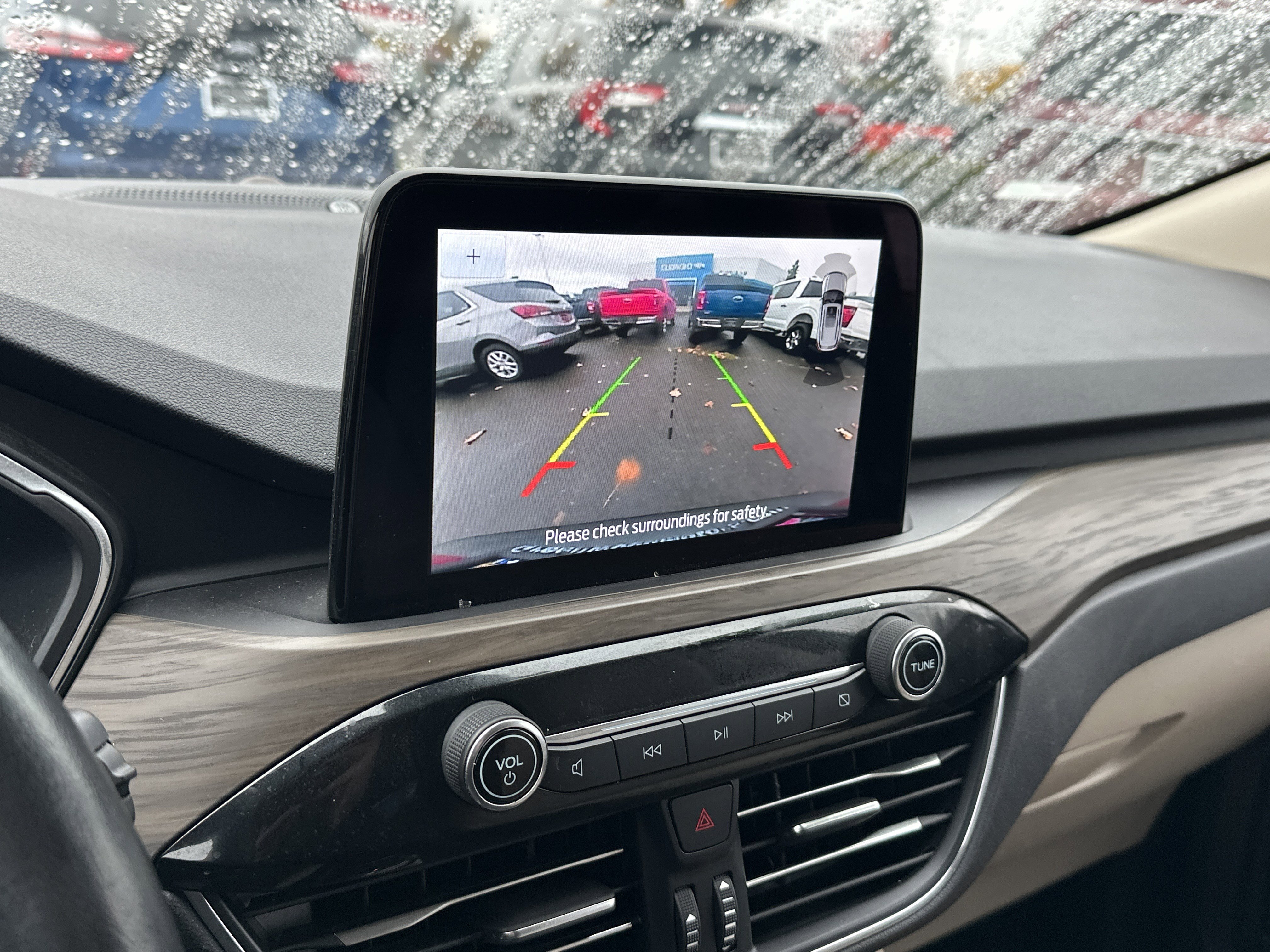 Used 2020 Ford Escape Titanium image 21